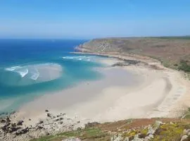 Beautiful coastal bungalow, Sennen, Porthcurno,sea