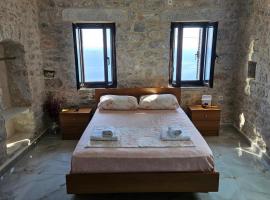 Rigas stone tower east Mani 1，位于Mína的酒店