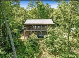 Nantahala Nook, cabin w/hot tub,game room, & wifi