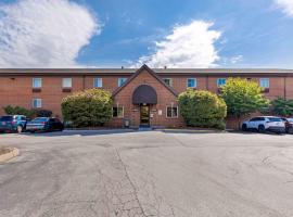 Extended Stay America Select Suites - St Louis - Westport - Craig Road，位于马里兰高地的酒店