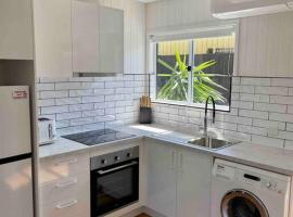 Studio 2 Boreen Point Boutique Accommodation，位于Cootharaba的酒店