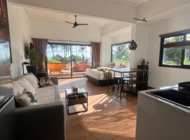 Family Room Apartment at Lipah Beach，位于Ambat的公寓