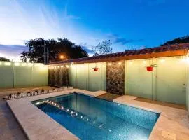 Casa Mia: casa privada con piscina en medio de playas exóticas, Tamarindo, Guanacaste