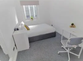 3 Bed - Close to City Centre, LGI and Uni of Leeds - Long Stay Rates