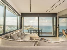 Endless View Luxury Apartment by the sea，位于阿齐亚佩拉加的酒店