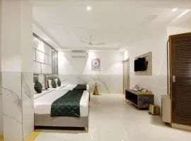 Hotel Delhi 37 by Star Group NEAR DELHI AIRPORT