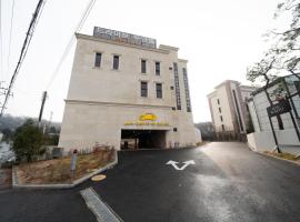 Lua Premium Drive-In Hotel，位于抱川市的酒店