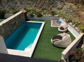 Sardinia house with beautiful view near sea，位于Brunella的酒店