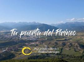 Disfruta del pirineo oscense，位于沙比纳尼哥的带停车场的酒店