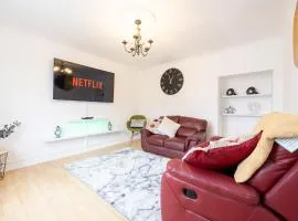 Entire 3 bedrooms home away from Home in Salford