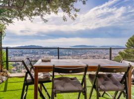 Appartement avec vue mer panoramique，位于土伦的酒店