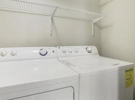 Penthouse Loft- Balcony Over Downtown Statesboro