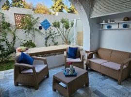 Villa Jasmin Super equipped apartment with Garden, Swimming pool, Sea，位于哈马马特的公寓