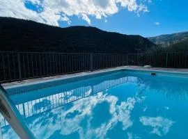 Charming House in Laroya + Jacuzzi