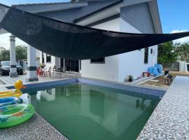 Homestay PCB Villa MamaKaya，位于Kota Bharu的酒店