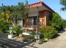 3 bedrooms house at Alcanar 100 m away from the beach with terrace and wifi