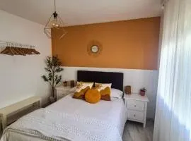 Nice beachside 2-BD apt near Barcelona