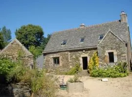 Maison de 3 chambres avec terrasse et wifi a Guimaec a 2 km de la plage