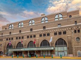 Pear Tree Inn St Louis Convention Center，位于圣路易斯美国中心圆顶体育场附近的酒店