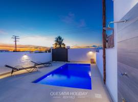 Semi-Detached Villa Costa Balear Private Pool & Views，位于克萨达城的酒店