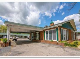 EDEN INN，位于伊登的酒店