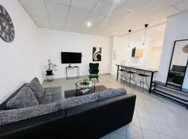 Apartment Central 10D 55qm Wi-Fi free Parking calm back house