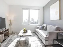 Landing Modern Apartment with Amazing Amenities (ID7724X75)