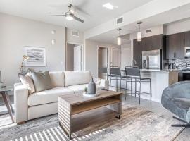 Landing Modern Apartment with Amazing Amenities (ID8083X57)，位于Fort Myers Villas的公寓