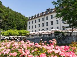 Grand Hôtel & Spa Uriage，位于于尔亚日莱班的酒店