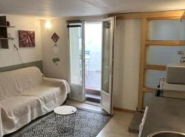 Studio Sanae，位于莱齐尼昂科尔比埃的酒店