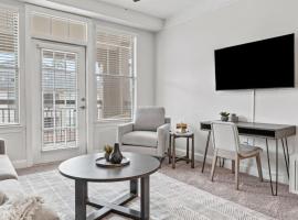 Landing Modern Apartment with Amazing Amenities (ID8773X70)，位于马修斯的酒店