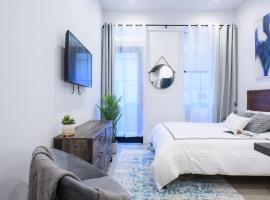 3-2 NEW Prime E Village Private outdoor!，位于纽约的酒店