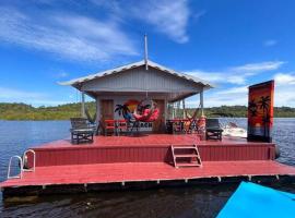 Flutuante Long Beach Manaus Am，位于马瑙斯的船屋