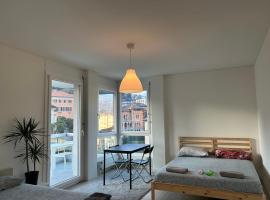 SHINE Apartment View Lugano Paradise Parking Free，位于帕拉迪索的酒店