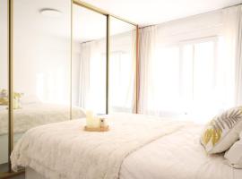 Furnished - Bright, Modern apartment in Brussels, 15 minutes walk from the Atomium，位于布鲁塞尔的公寓