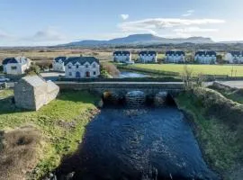 Fishermans Cottage Stunning Two Bedroom with Views close to town
