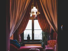 Wohnung Ruth- Turmzimmer Anno1869 Herrenhaus Viecheln，位于Behren-Lübchin的酒店