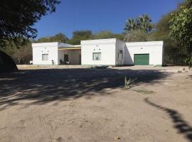 Jacobsen Bungalow in Maun, Boronyane，位于马翁的乡村别墅