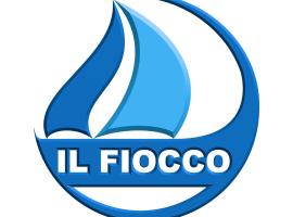 IL FIOCCO，位于马里纳－迪拉文纳的酒店