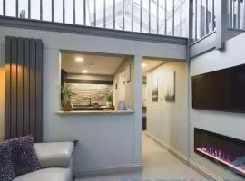 Spacious open planned 1 bedroom apartment