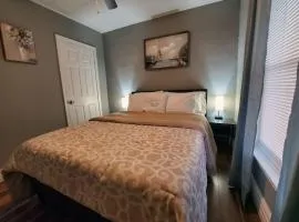 Modern Getaway, Single Bedroom Full Apartment