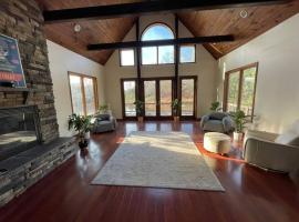 For a private, stunning vacation home or retreat，位于Lancaster的酒店