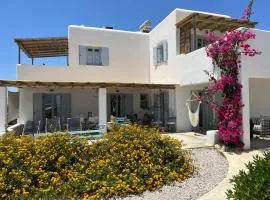 VILLA THEIA - SELENE , appartement de charme pour 4 à 6 personnes prés de la plage et du village de Koufonissi