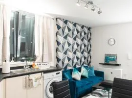 Charming and bright 2BR Flat