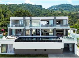 Luxury 5 Bedroom Modern Villa! (KBR17)，位于苏梅岛的酒店