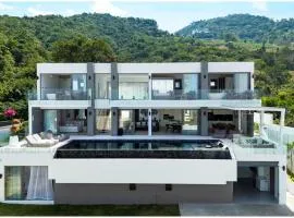 Luxury 5 Bedroom Modern Villa! (KBR17)