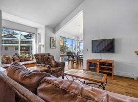 Sierra Cabin Condo – Sun Meadows 1 BedroomLoft condo，位于柯克伍德的酒店