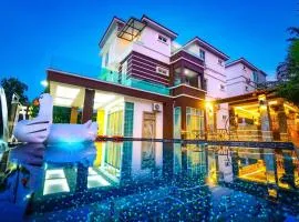 Batu Ferringhi Modern 20pax Villa w/ Pool & BBQ