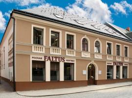 Pivovar a restaurace Faltus，位于捷克特热博瓦的酒店