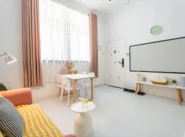 Hills &XING 1771 Homestay near Line1&2&13 and Shanghai People's Square